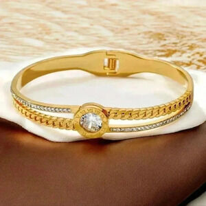 🆕️Elegant 18k Gold Plated Bangle Bracelet with Stunning Sparkling Zirconia ✨